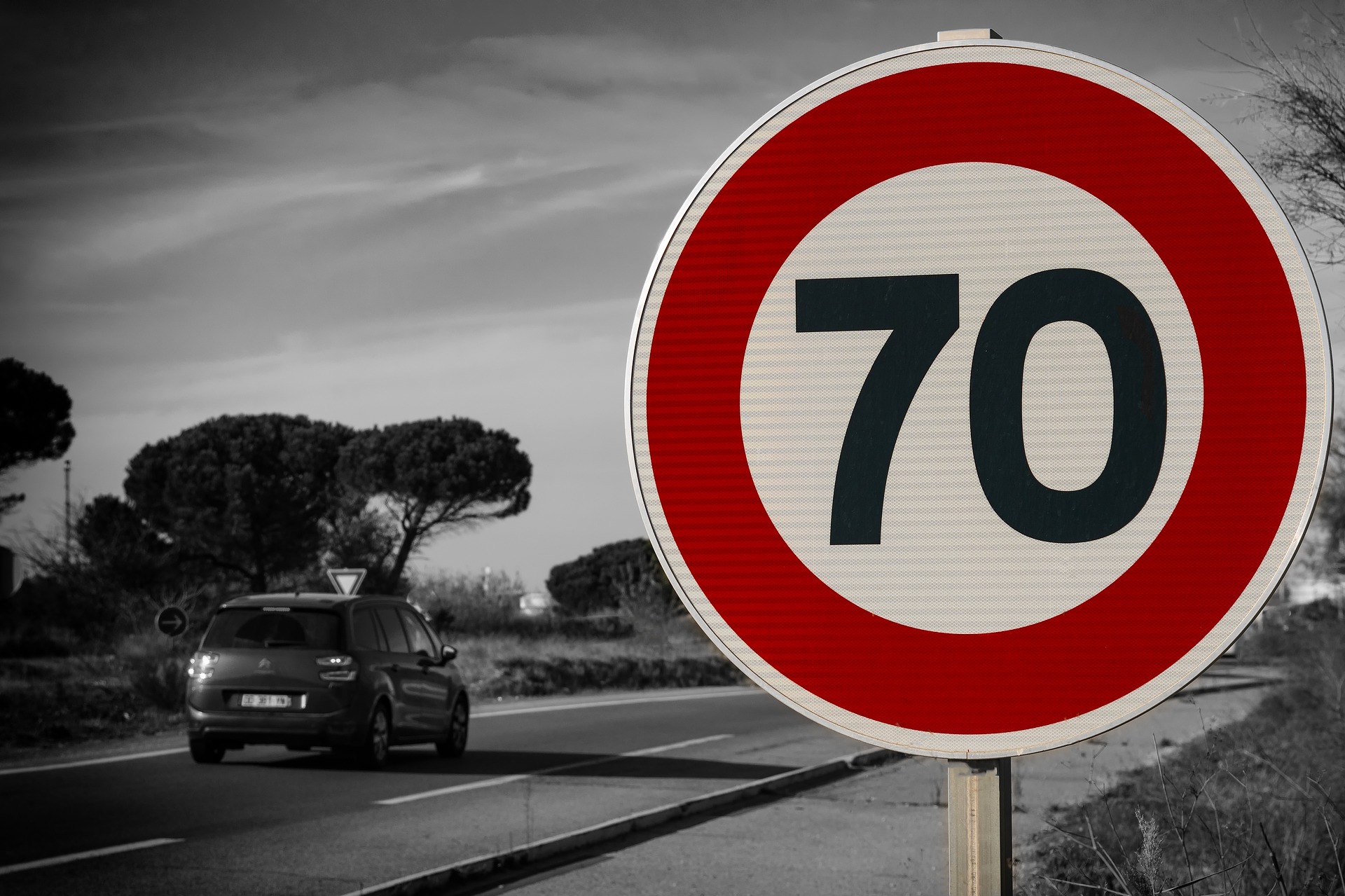 Autobahn-Blitzer, Beschilderung Autobahn, Tempolimit, geblitzt