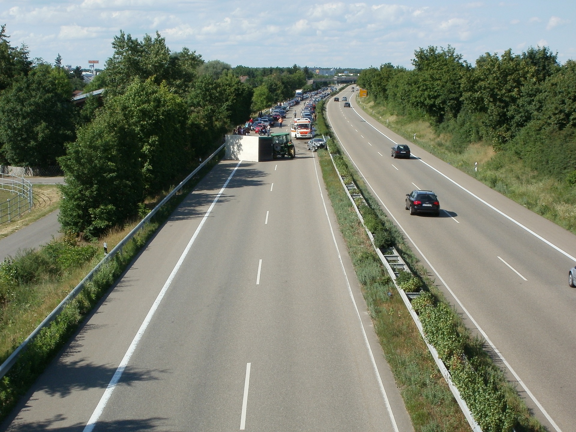 Unfall auf Autobahn: Was ist zu tun?