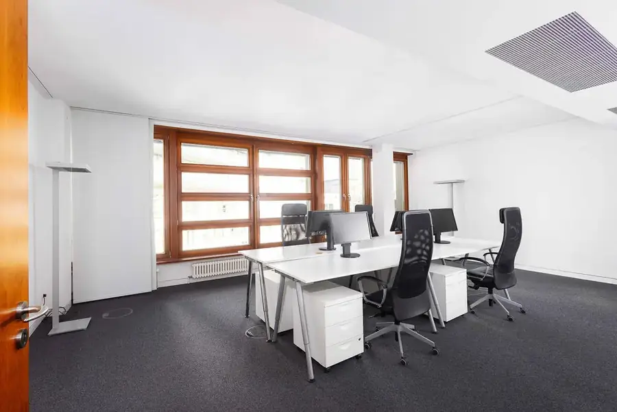 Helles Tagesbüro