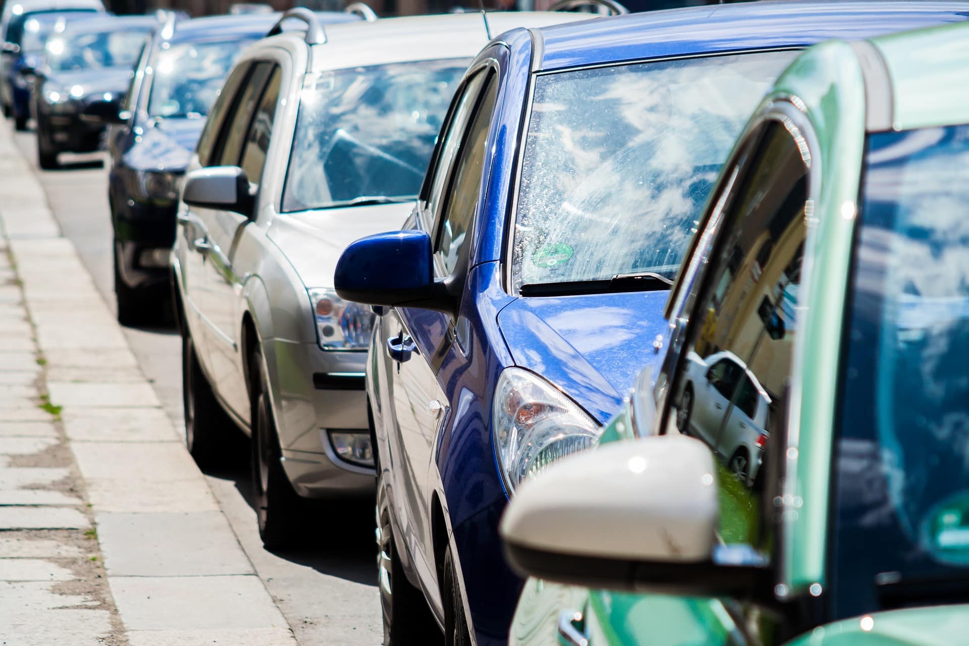 Die Dexcar Autovermietung GmbH steht im Verdacht, in Wirklichkeit ein Schneeballsysten zu betreiben. Mit anwaltlicher Hilfe können Betroffene gegen die Essener Firma vorgehen.