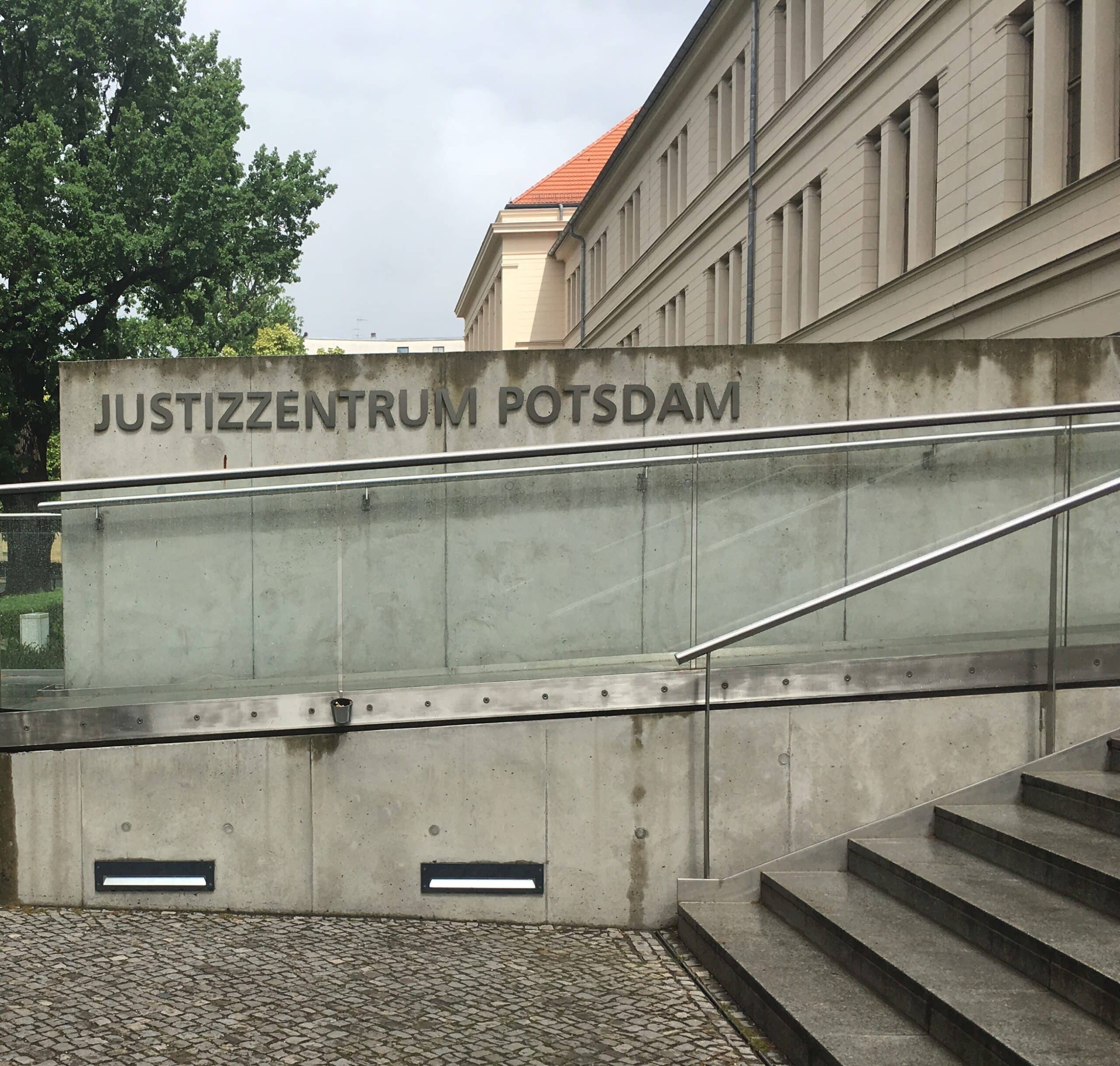 Das Landgericht Potsdam hat entschieden, dass der Käufer eines vom Abgasskandals betroffenen Fahrzeugs keinen Wertersatz schuldet.