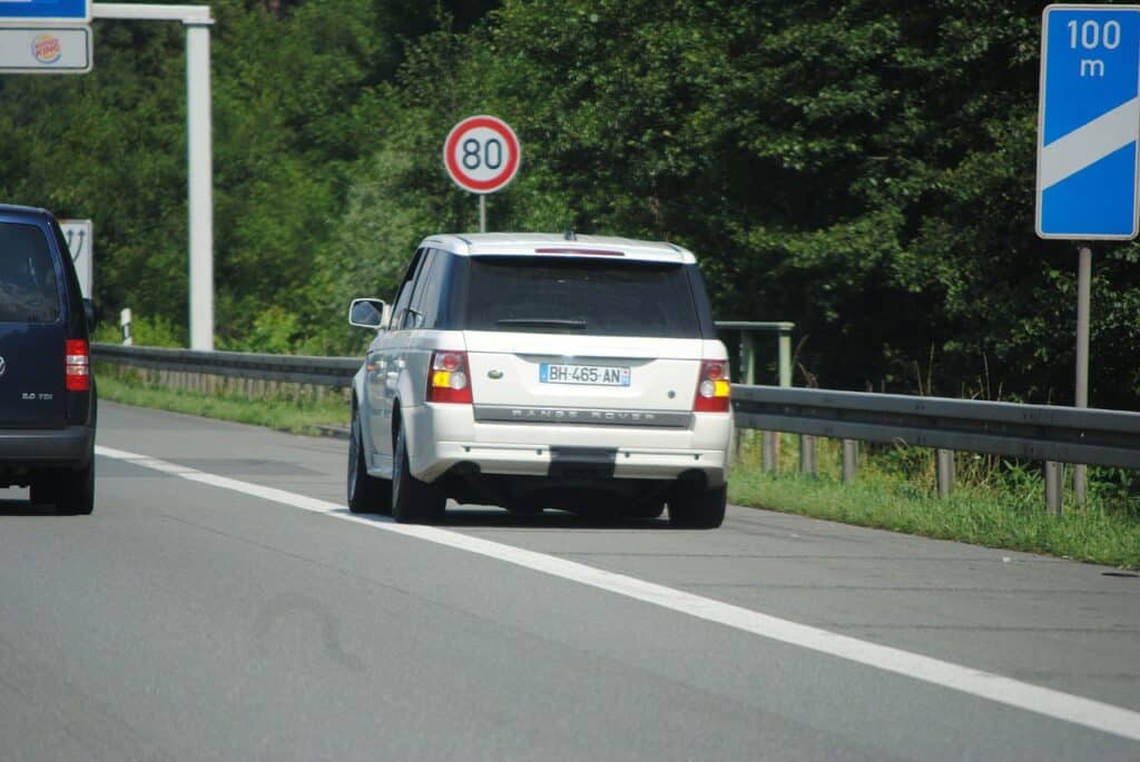 Seitenstreifen auch bei Stau und stockendem Verkehr freihalten