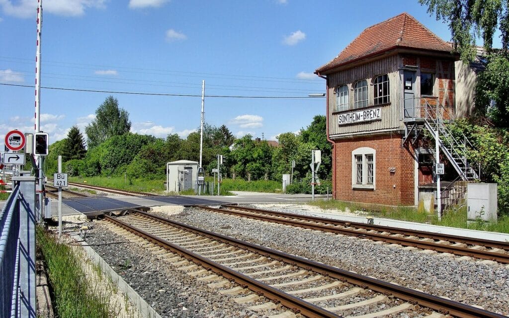 Bahnübergang mit Schranken