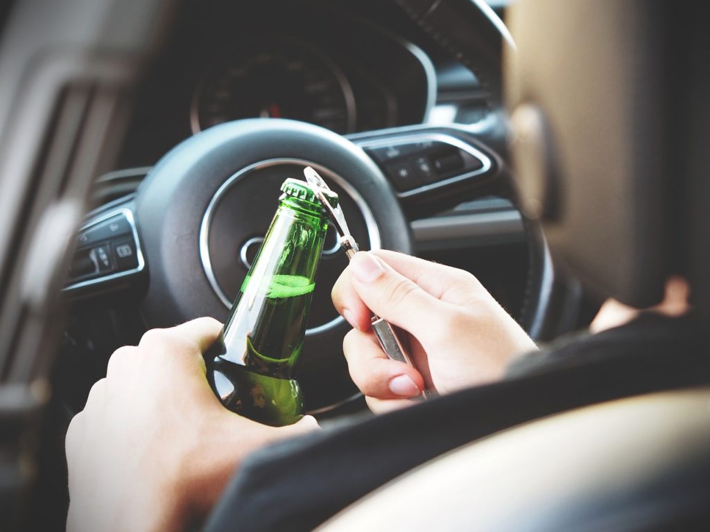 Alkohol am Steuer: Strafe für Trunkenheitsfahrten in Deutschland.