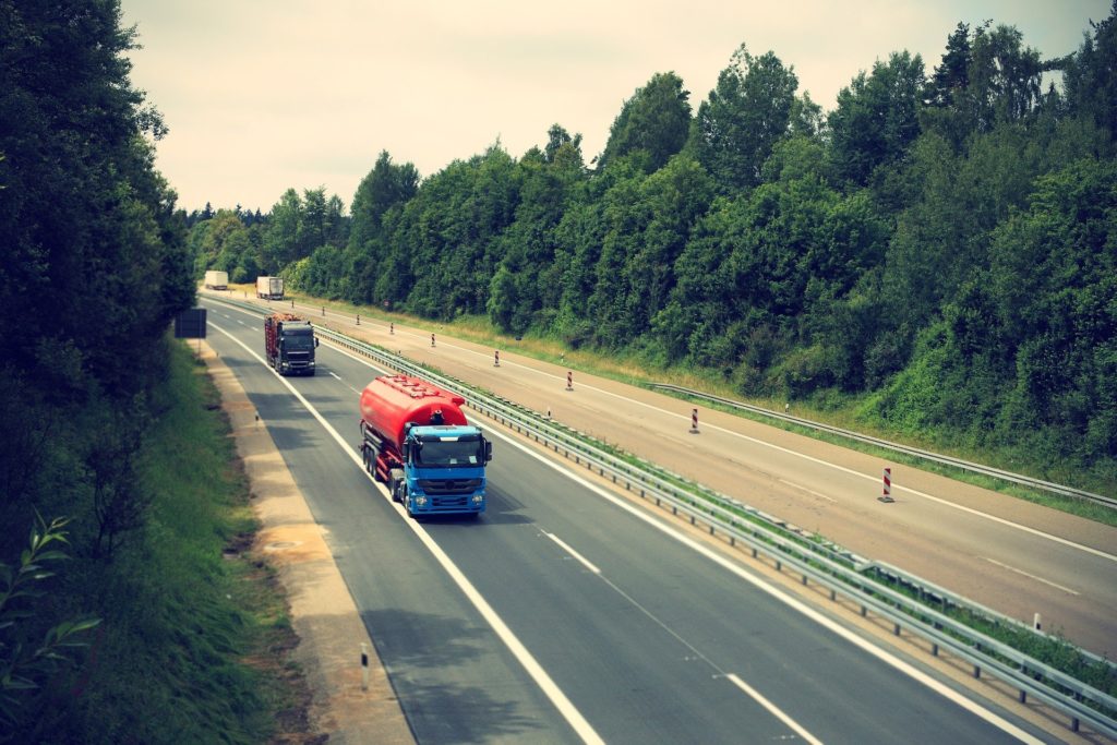 LKW: Welche Geschwindigkeit gilt auf der Autobahn?