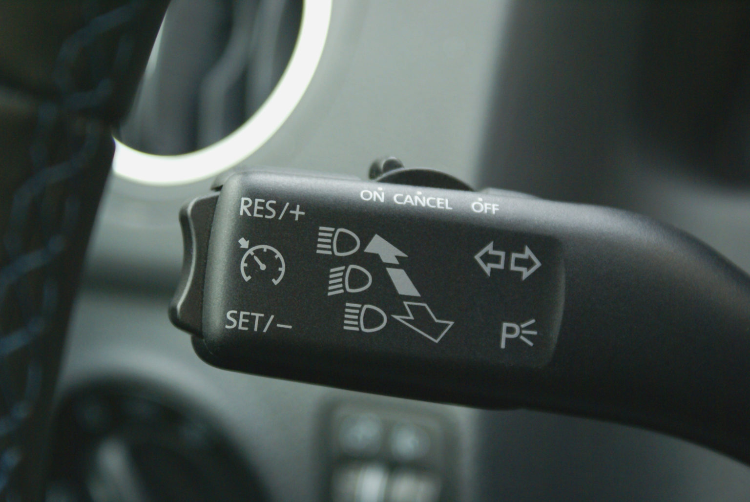 Geschwindigkeitsbegrenzer Der Tempomat als automatischer Tempopilot