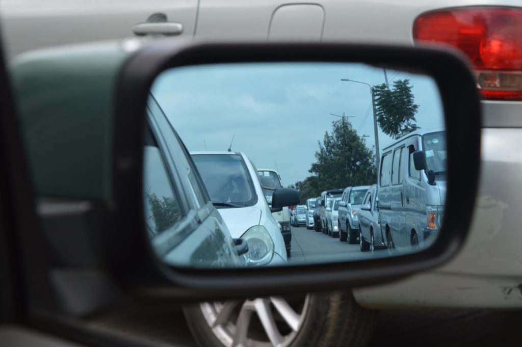 Drängler auf der Autobahn können wegen Nötigung angezeigt werden.