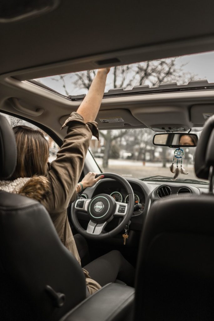 Geschwindigkeitsverstoß: Zu schnelles Fahren in der Probezeit hat Konsequenzen für den Fahranfänger, der mit überhöhter Geschwindigkeit geblitzt wird.