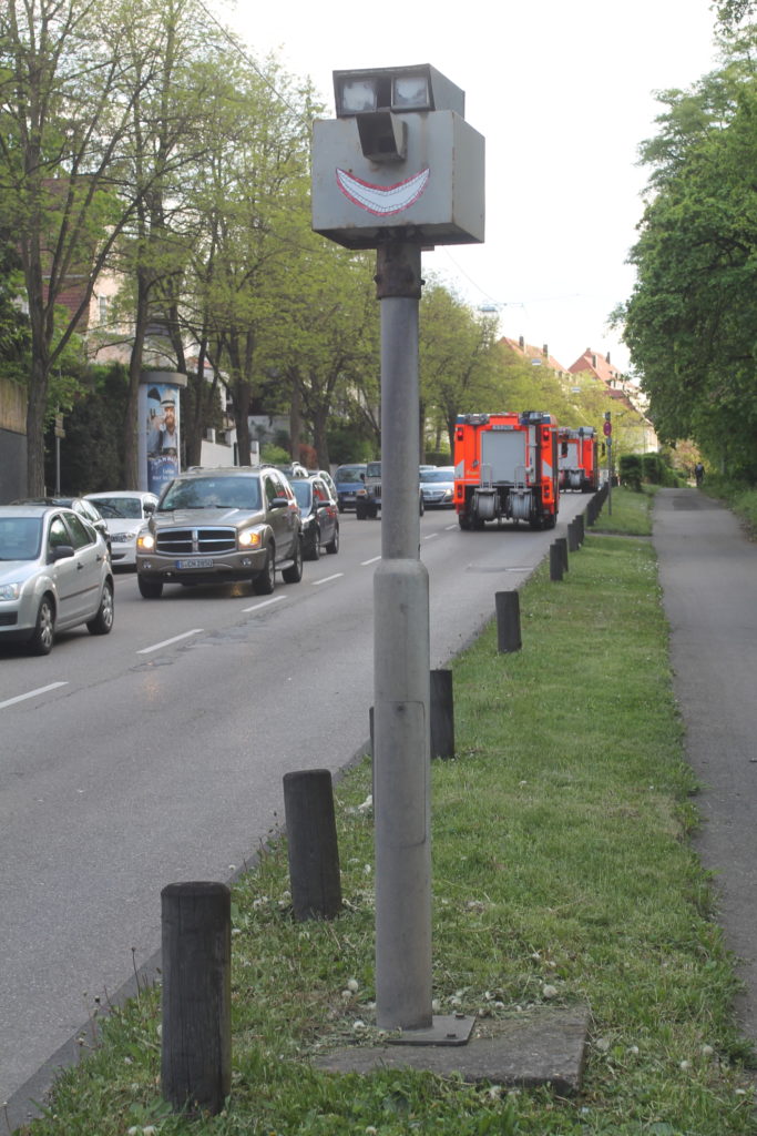 Wird man wegen überhöhter Geschwindigkeit geblitzt, handelt es sich um eine Verkehrsordnungswidrigkeit