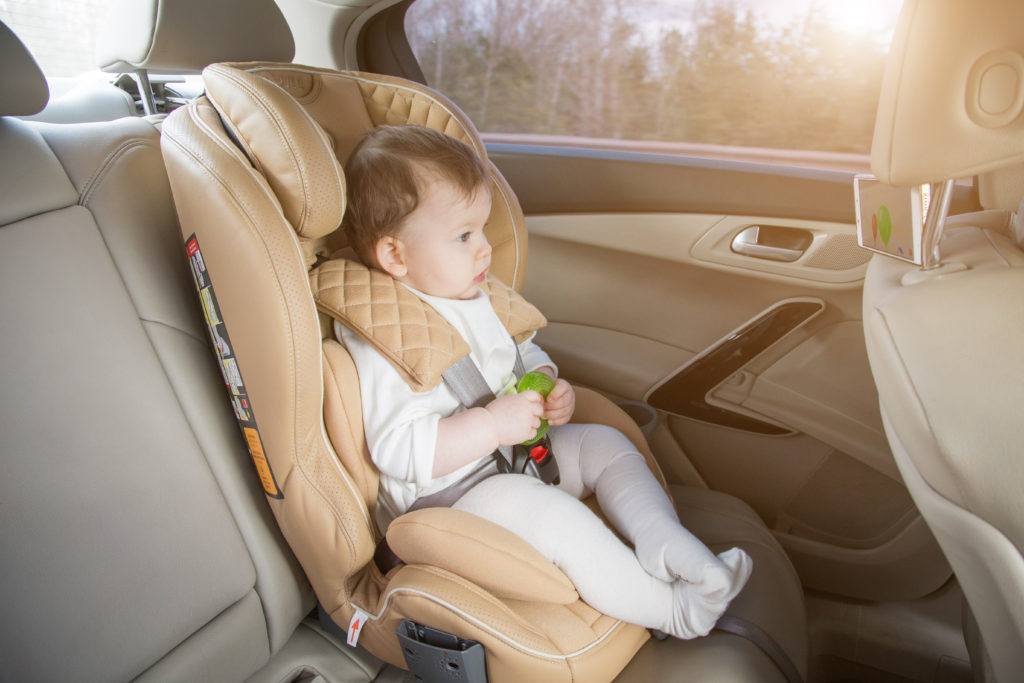 Isofix-Kindersitz im Auto