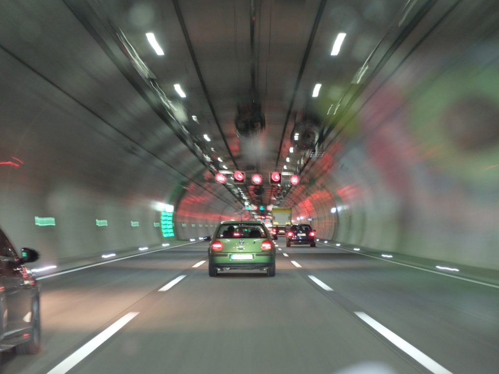 Autos im Tunnel