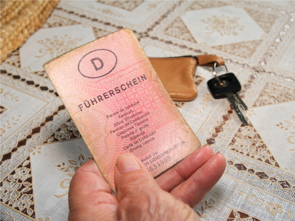 Fahrverbot Ablauf Wann Und Wo Muss Man Den Fuhrerschein Abgeben