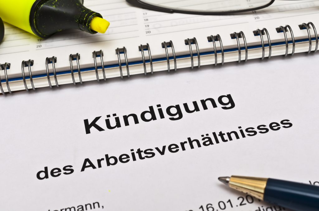 Frist und Form betriebsbedingter Kündigung