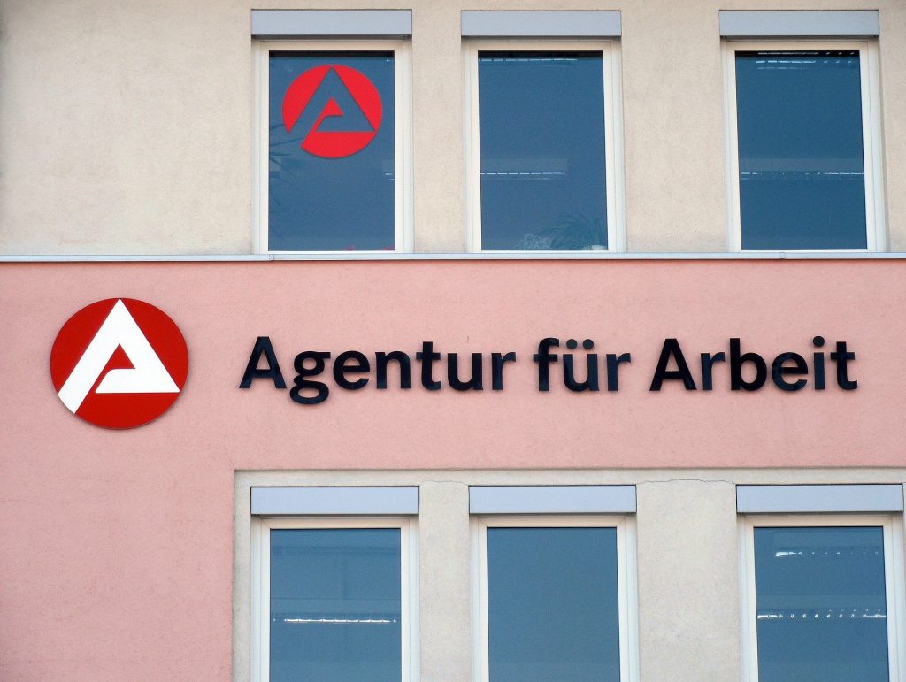 Arbeitslosengeld nach Aufhebungsvertrag mit Abfindung?