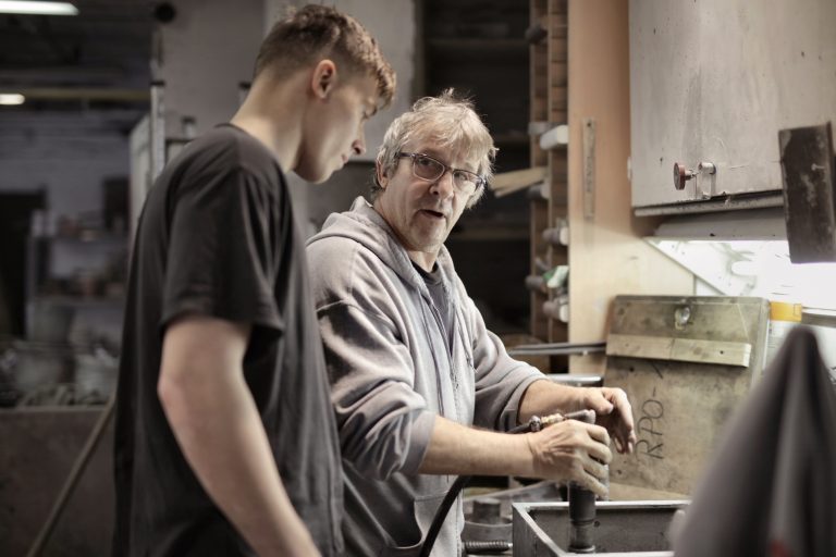 Ausbildung kündigen? – Regelungen für Azubis und Ausbilder