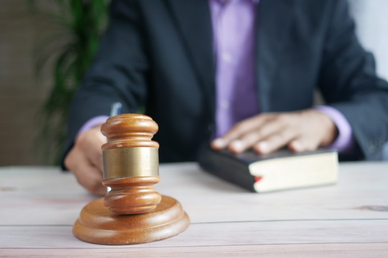 Ohne Grund gekündigt: Ist eine Kündigung ohne Grund erlaubt?