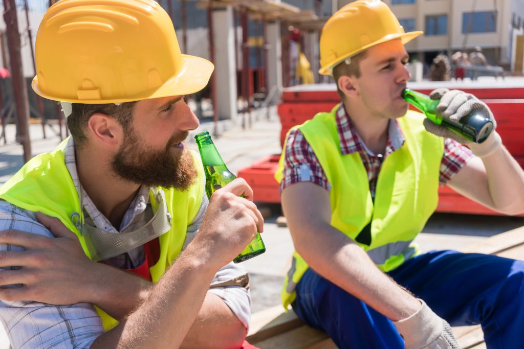 Abmahnung oder Kündigung: Betrunken auf der Arbeit