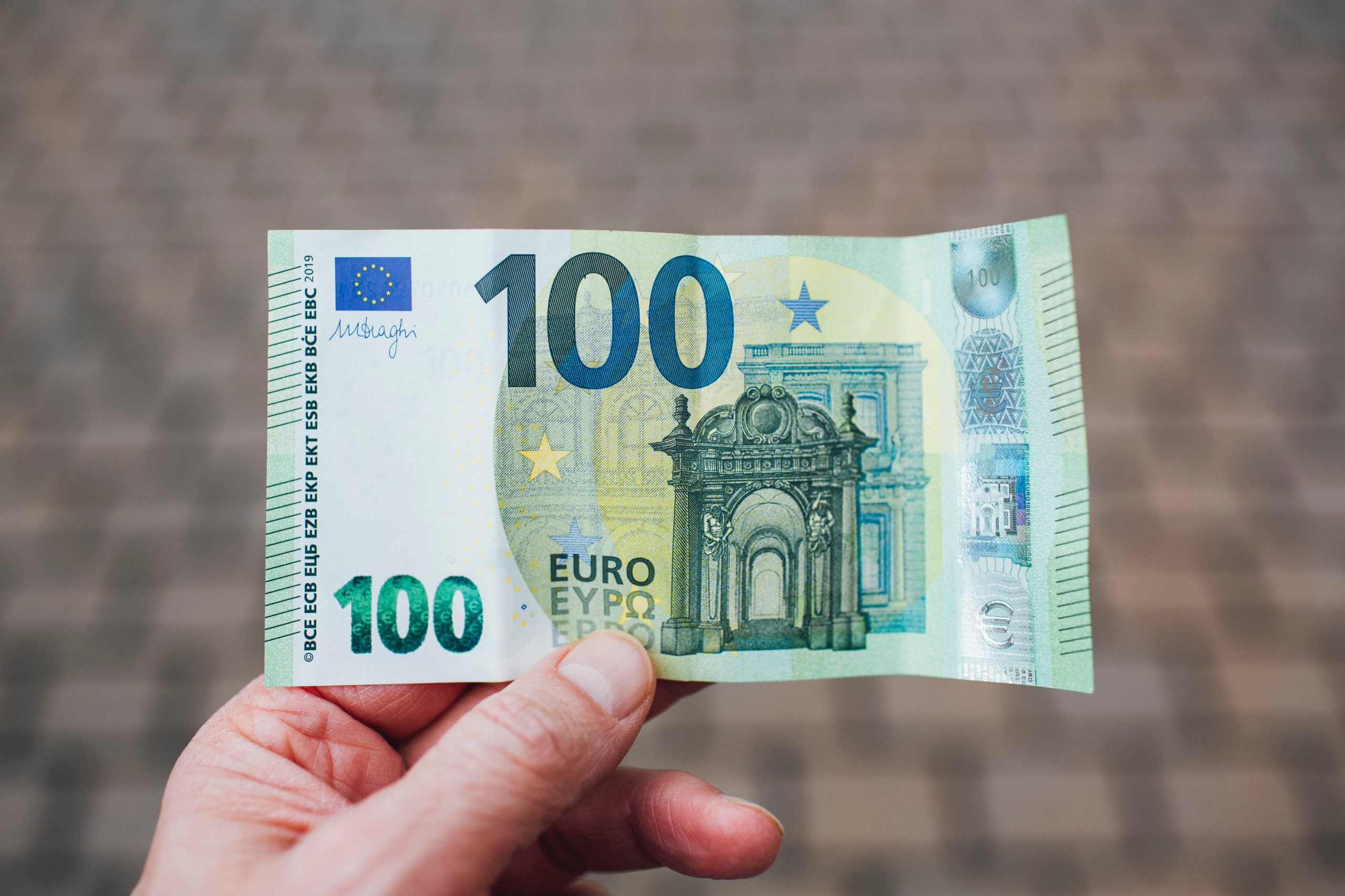 Abfindung nach 2 Jahren Arbeit Wie hoch ist der Anspruch? Abfindung nach 2 Jahren Arbeit Wie hoch ist der Anspruch?