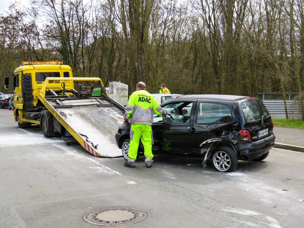 Wann zahlt die gegnerische Versicherung bei einem Unfall?