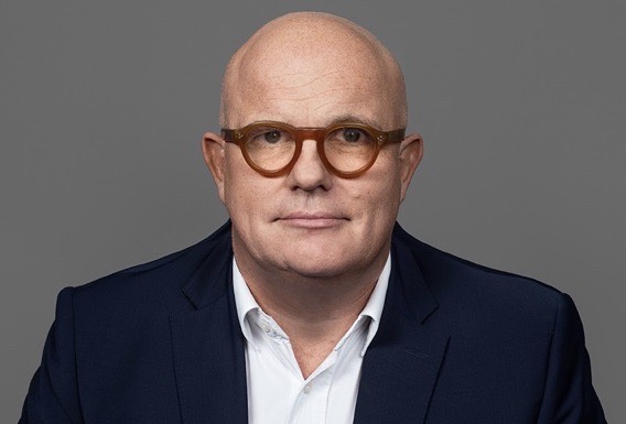 Das Bild zeigt J. v. Rüden – einen spezialisierten Anwalt für Sexualstrafrecht aus Berlin.