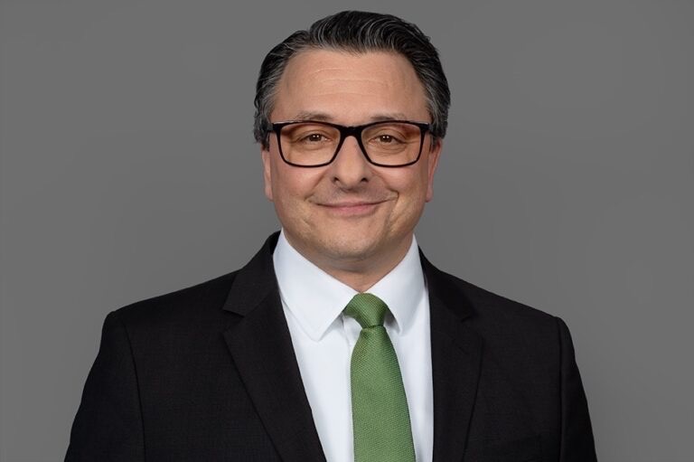 Das Bild zeigt RA Heyse – Fachanwalt WEG-Recht Berlin.